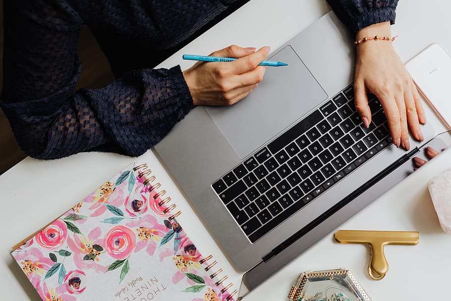 Virágkötő és virágkereskedő tanfolyammal kapcsolatos információk - felnottkepzes.hu